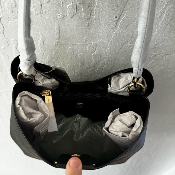 Michael Kors Black Medium Pratt Bucket Bag New with Tags Gold Double Pocket - Picture 11 of 12